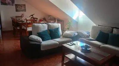 Piso en Venta en Yeles: 2 Dormitorios, Luminoso y Cerca de Madrid