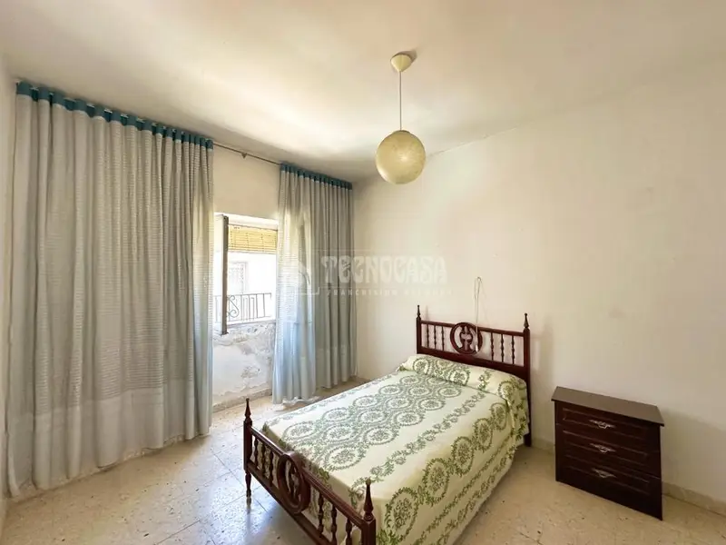 Casa en venta en Linares 4 habitaciones 2 baños