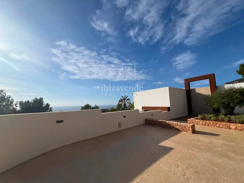 Villa de Lujo en Es Cubells con Vistas al Mar