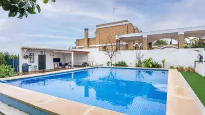 Chalet en Venta Viso del Alcor 5 Dormitorios Amplio Jardin