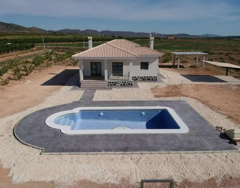 Villas de Lujo en Pinoso:  Nuevas Villas con Piscina y Vistas