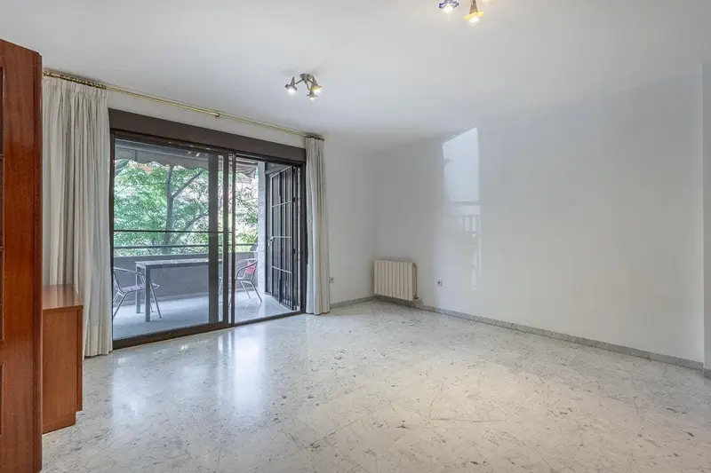 Alquiler piso Granada ciudad 3 habitaciones terraza garaje piscina