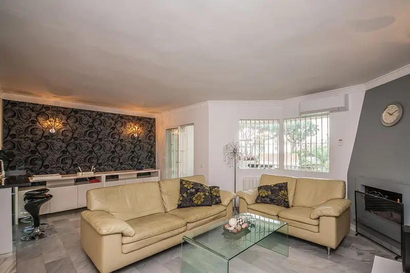 Apartamento 2 Dormitorios Calahonda  Cerca Playa Inversión