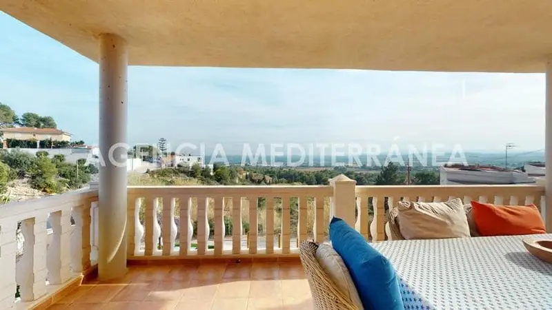 Chalet en Venta Torrent 4 Dormitorios Piscina Jardín