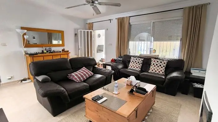 Villa de 3 Dormitorios en Venta en La Marina Costa Blanca