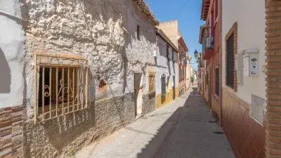 Casa en Venta en la Zubia Centro a Reformar