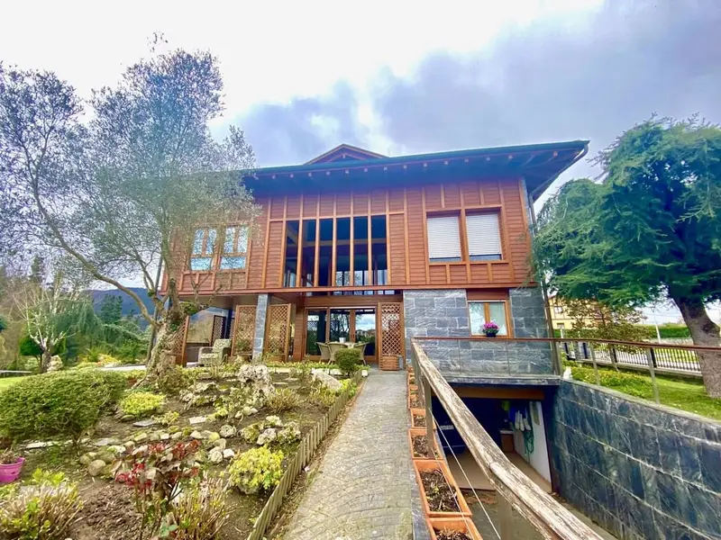 Chalet de Lujo en Olaberria con Vistas al Monte Txindoki