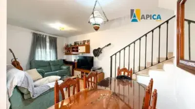 Casa adosada en venta en Rural 3 dormitorios amplia familiar