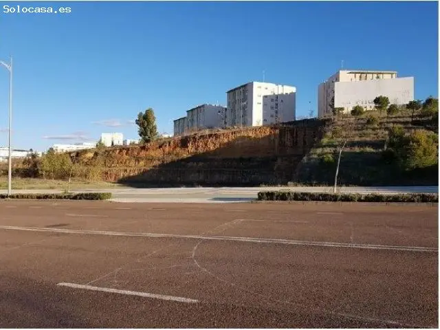 Solar 6595 m2 Badajoz 85 Viviendas Edificabilidad 9504 m2