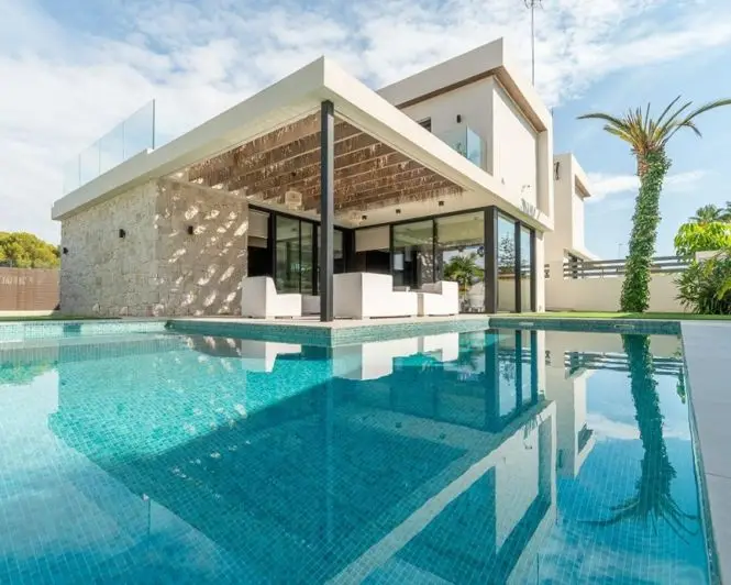 Villa en Venta Los Balcones Torrevieja 2 Dormitorios Piscina Privada