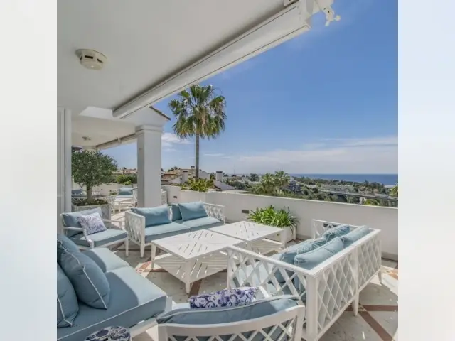 Piso de Lujo en Marbella con Vistas al Mar - 4 Dormitorios