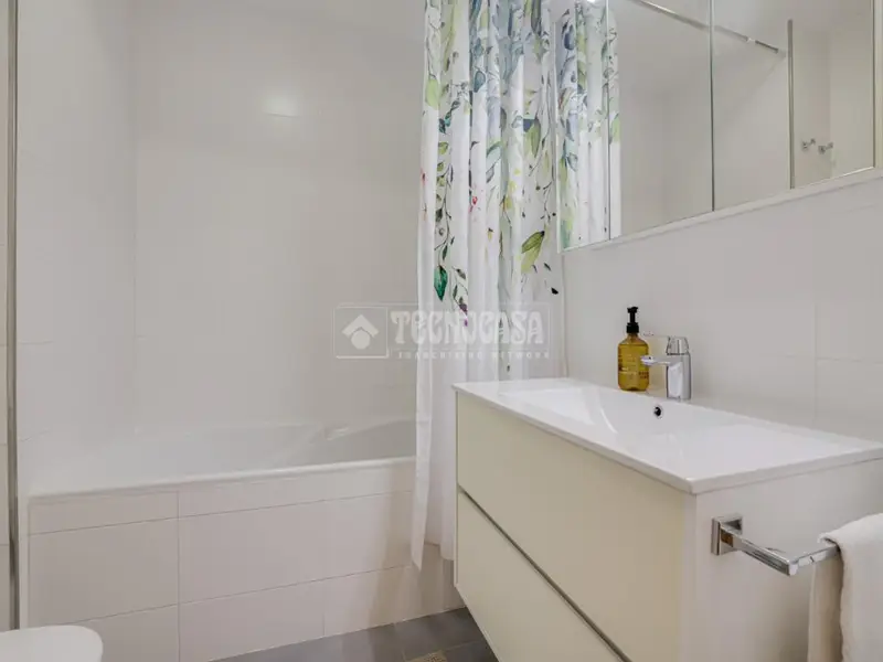Piso en venta en Sant Marti 4 habitaciones 2 baños
