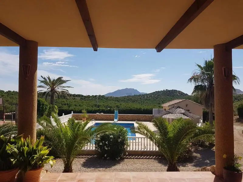 Finca con Encanto en Murcia: Jardín, Piscina y Múltiples Posibilidades