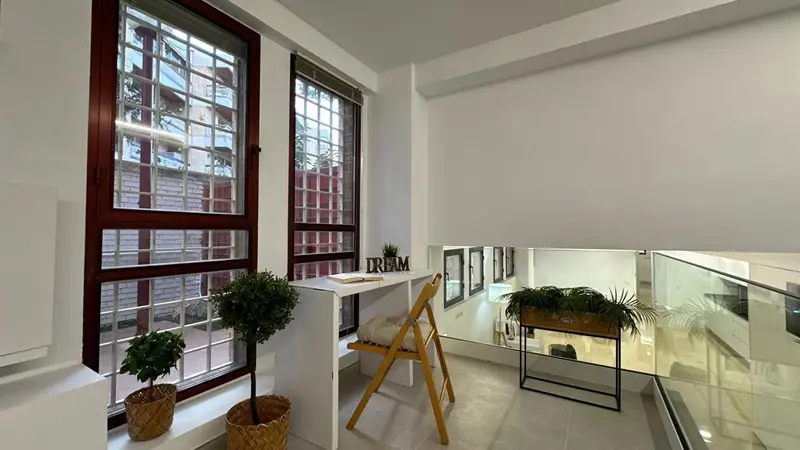 Piso de Lujo Reformado con Jardin Privado y Piscina
