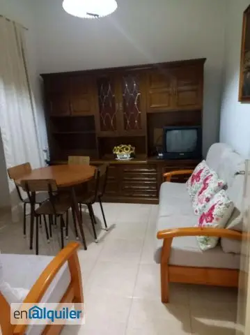 Alquiler Piso 3 Dormitorios Estudiantes Pajaritos