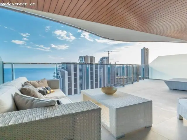 Apartamento de Lujo en Benidorm 2 Dormitorios Vistas Impresionantes