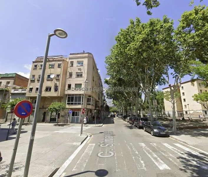 Local Comercial en Badalona - Ocupado - Venta al Contado