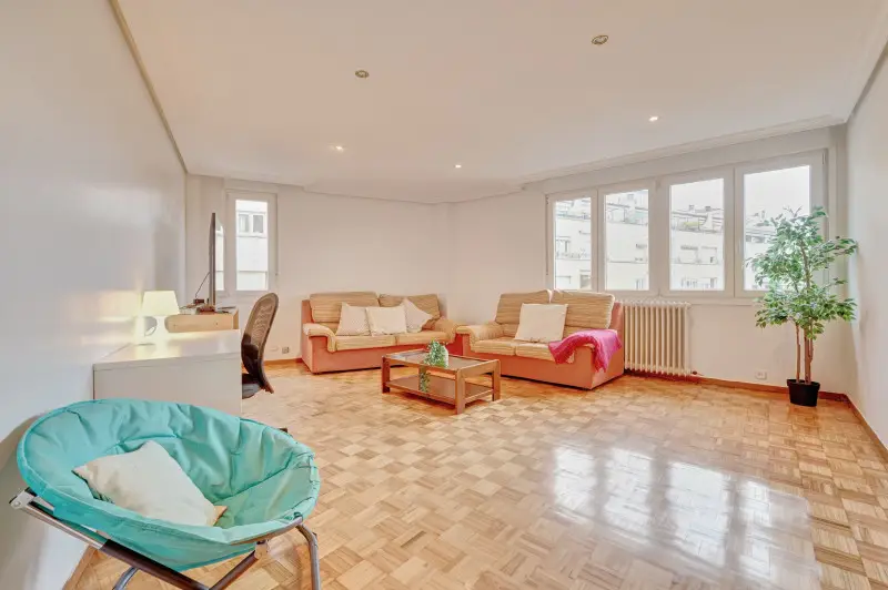 Piso en Venta Milagrosa Pamplona 3 Dormitorios 2 Baños Garaje