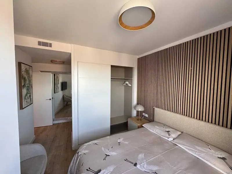 Piso en alquiler en Málaga: moderno, 2 dormitorios, piscina y garaje