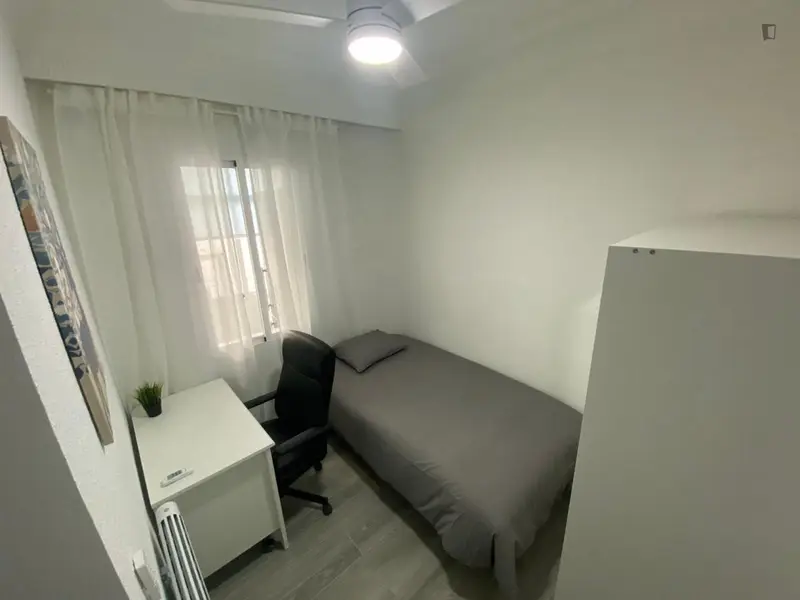 Habitacion Individual Amueblada Villaverde Cerca Renfe y Metro