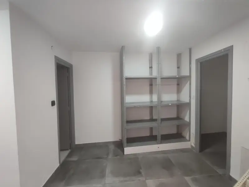 Local Comercial en Deusto 136m2 Escaparate Plaza San Pedro