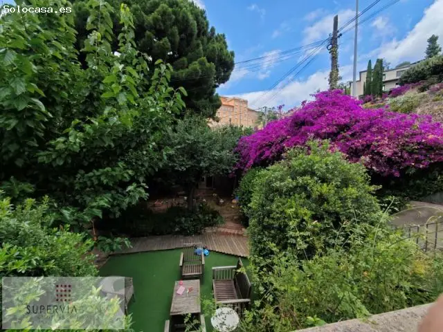 Magnífica Casa con Jardín en Sarriá Más de 300m2