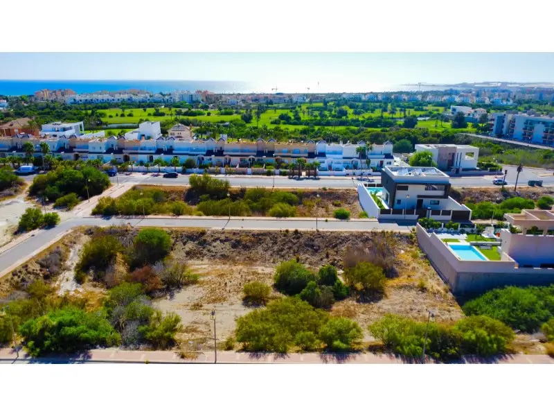 Venta Solar lujoso en Almerimar - Ref: SÒL_39