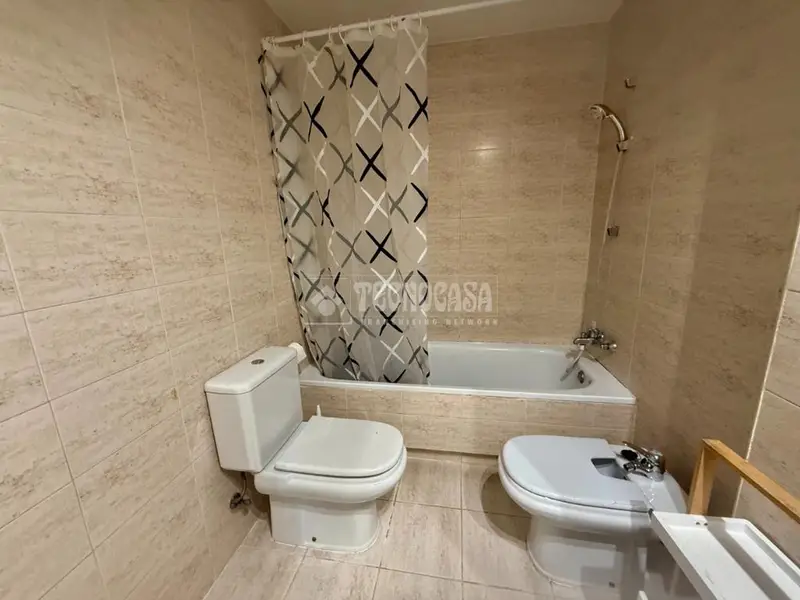 Piso 77m2 Ensanche Alcalá Henares 2 dormitorios 2 baños garaje trastero piscina