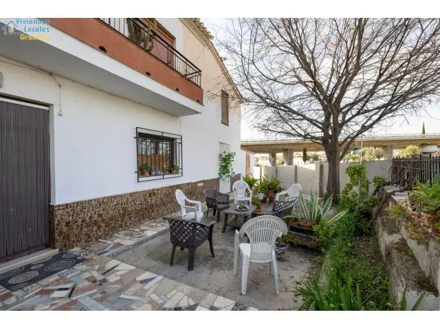Casa Cortijo con Parcela Rústica de Riego