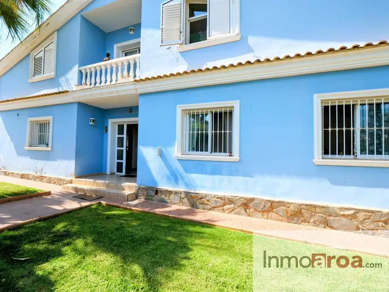 Chalet en venta en La Eliana 5 dormitorios 235m2