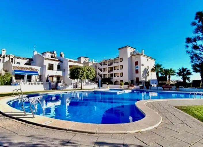 Apartamento en Venta Playa Flamenca 2 Dormitorios Piscina