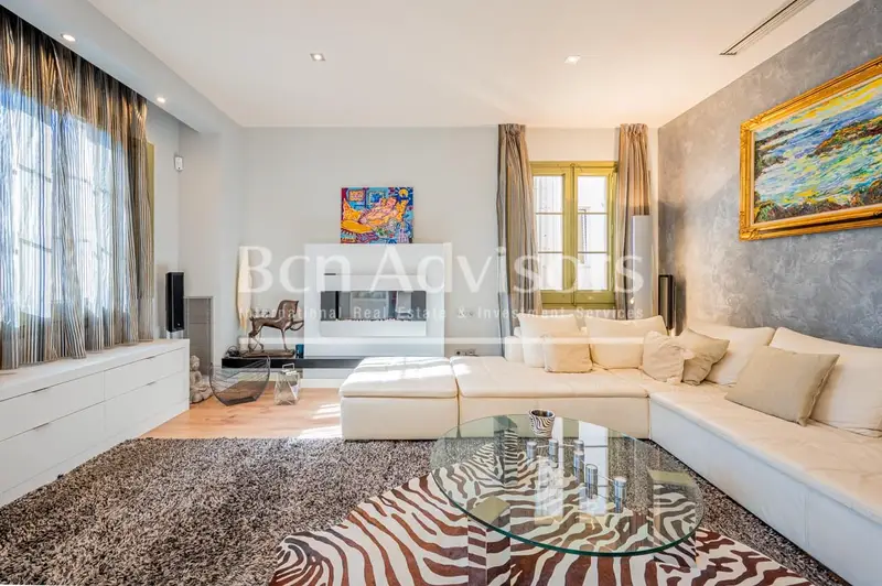 Atico Triplex Lujo Palacete Modernista Barcelona