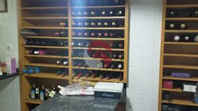 Casa señorial en Pizarra con local comercial y solarium