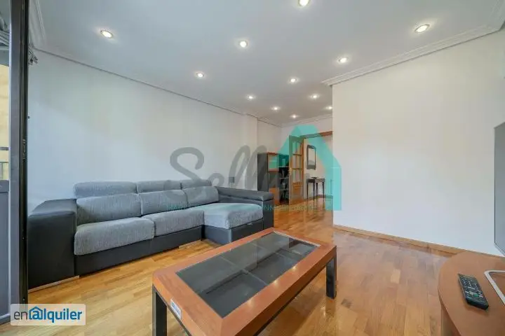 Piso en Alquiler Oviedo 101m2 Estudiantes 3 Habitaciones