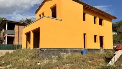 Casa sostenible en Serinyà 4 habitaciones 4 baños Garaje Aerotermia