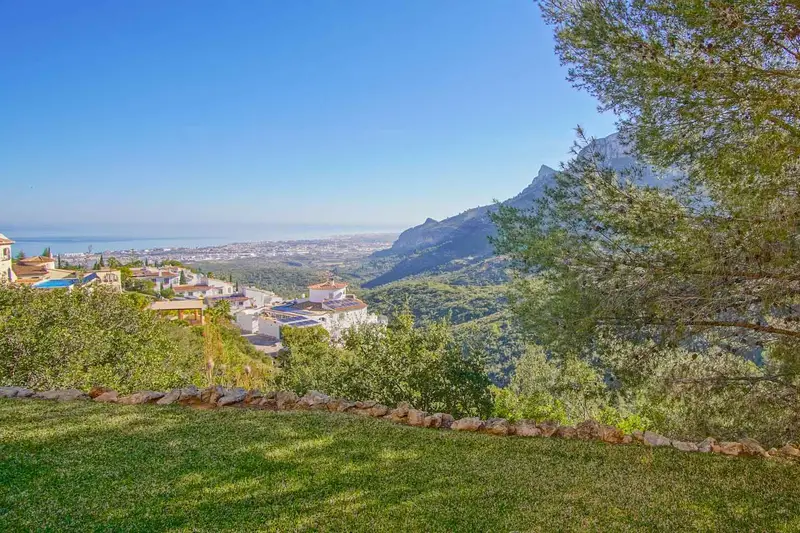 Casa-Villa de 5 Dormitorios en venta Pegó, España