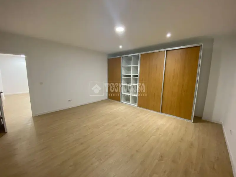 Estudio Reformado en Alcobendas 72m2 con Piscina