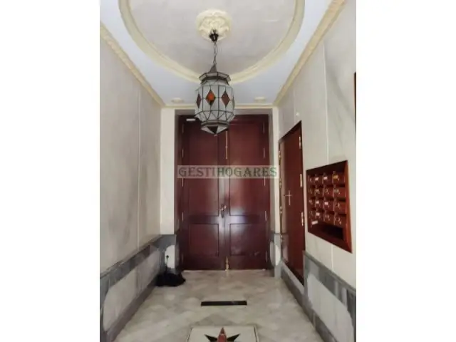 Elegante Piso 67m² Finca Señorial Cerca Playa 2 Dormitorios