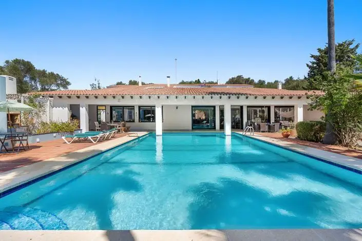 Villa de 7 Dormitorios en Venta