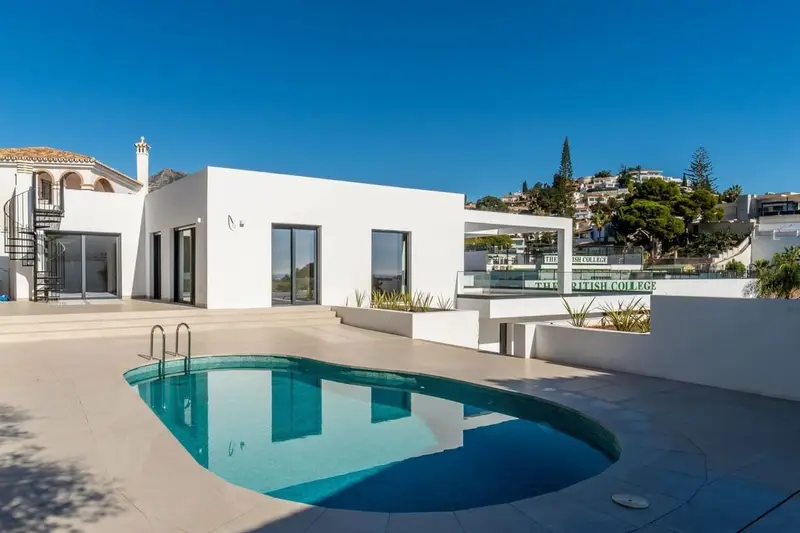Villa de Lujo en Benalmadena Costa 4 Dormitorios Piscina Climatizada