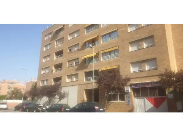 Vivienda Familiar en Venta en Olivos Huesca Cuatro Dormitorios