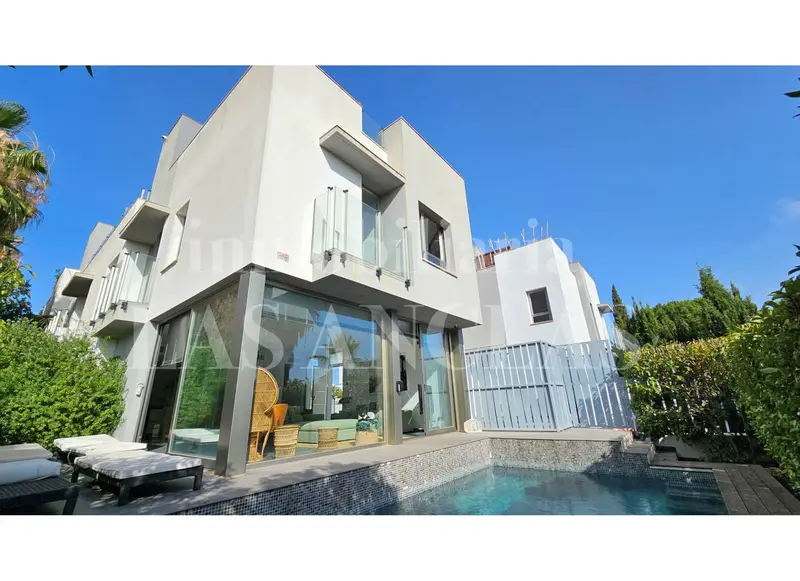 Casa Pareada Moderna en Jesus Ibiza con Piscina y Vistas
