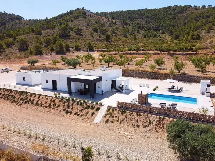 Villa 3 Dormitorios Piscina Garaje Pinoso Venta