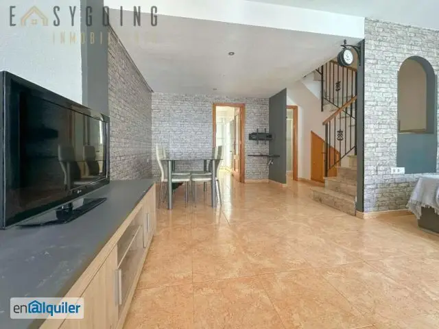 Chalet adosado en Gran Alacant con piscina y cerca de la playa