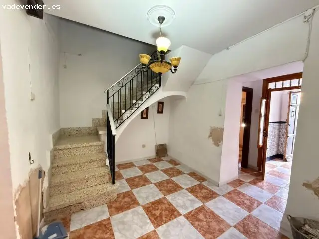 Casa Amplia en Alameda 231m2 - 4 Dormitorios - Patio 50m2
