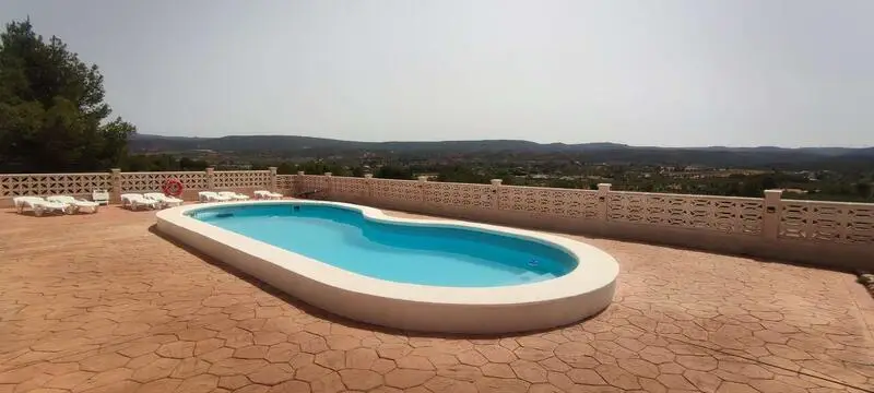 B&B Rural con 9 Habitaciones en Ayora - Ideal Expatriados