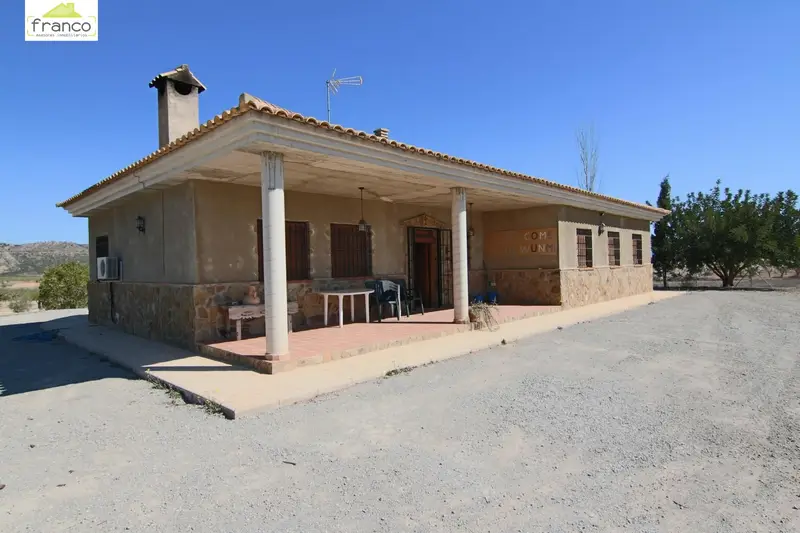 Chalet 5 Dormitorios Ricote 15800m2