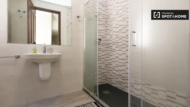 Apartamento 10 Dormitorios 4 Banos Granada Alquiler Spotahome