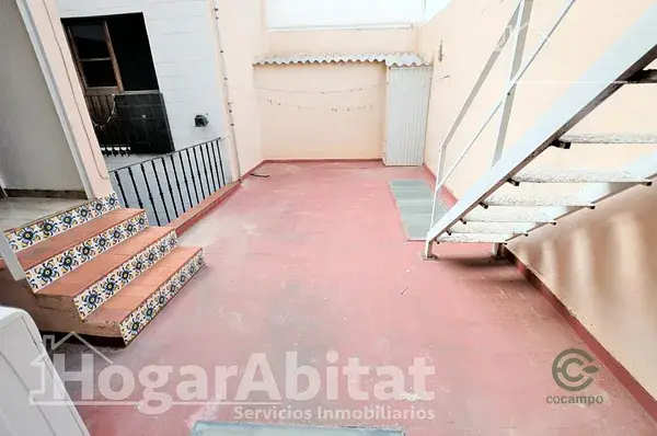 Casa en Xirivella Centro con Terrazas y Balcón