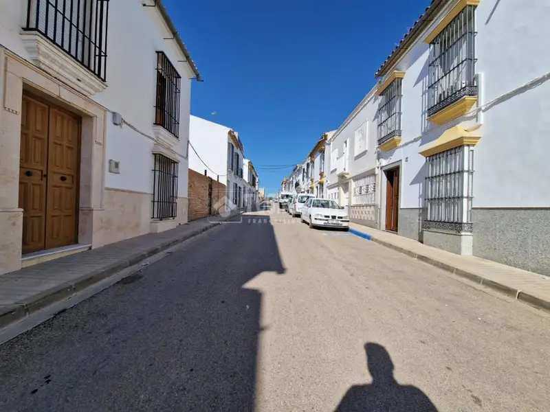 Solar Edificable 136m2 en C Miguel Hernandez
